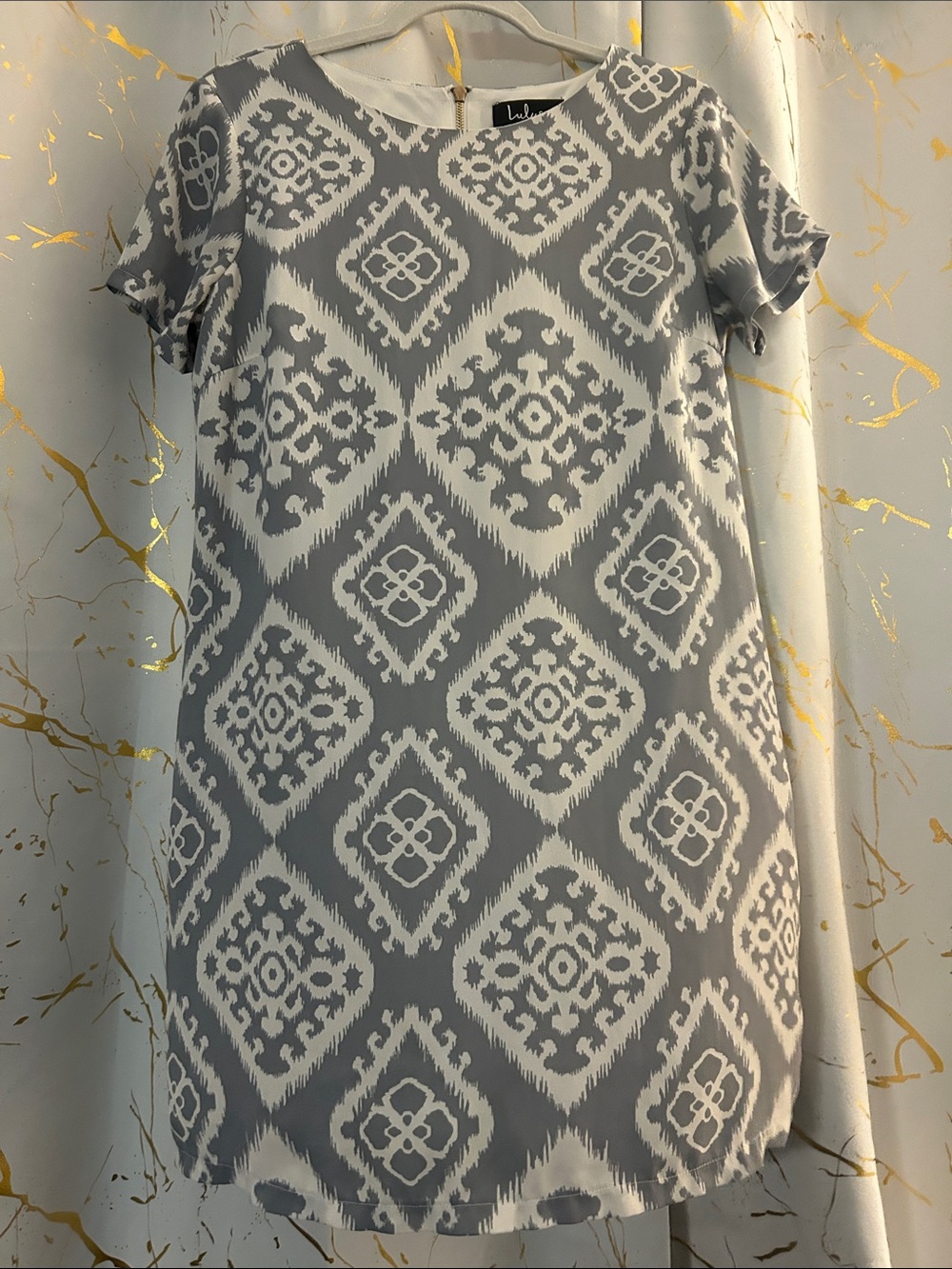 Lulu’s Gray & White Geometric Shift Dress size medium